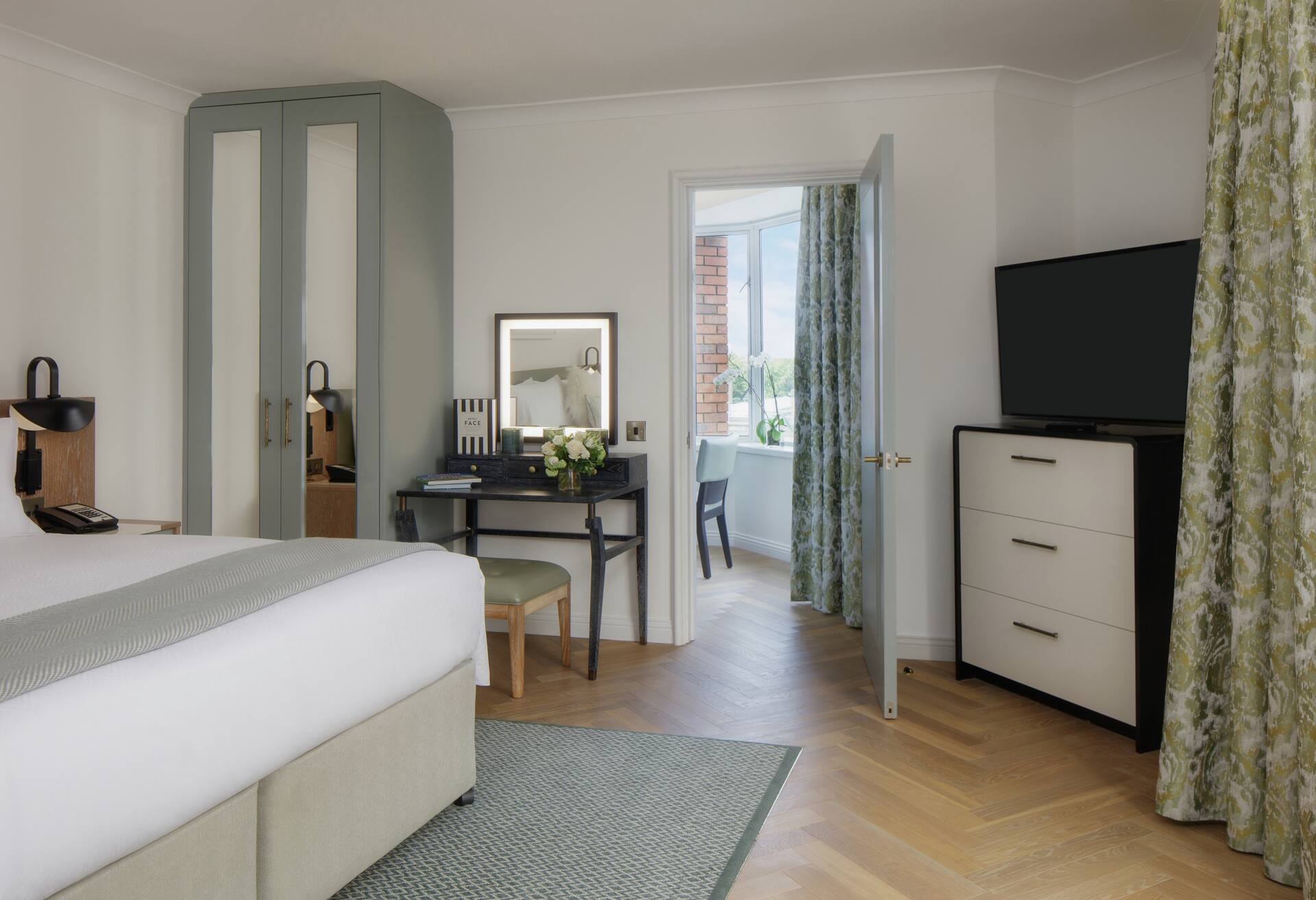 The Boru Suite King Bed