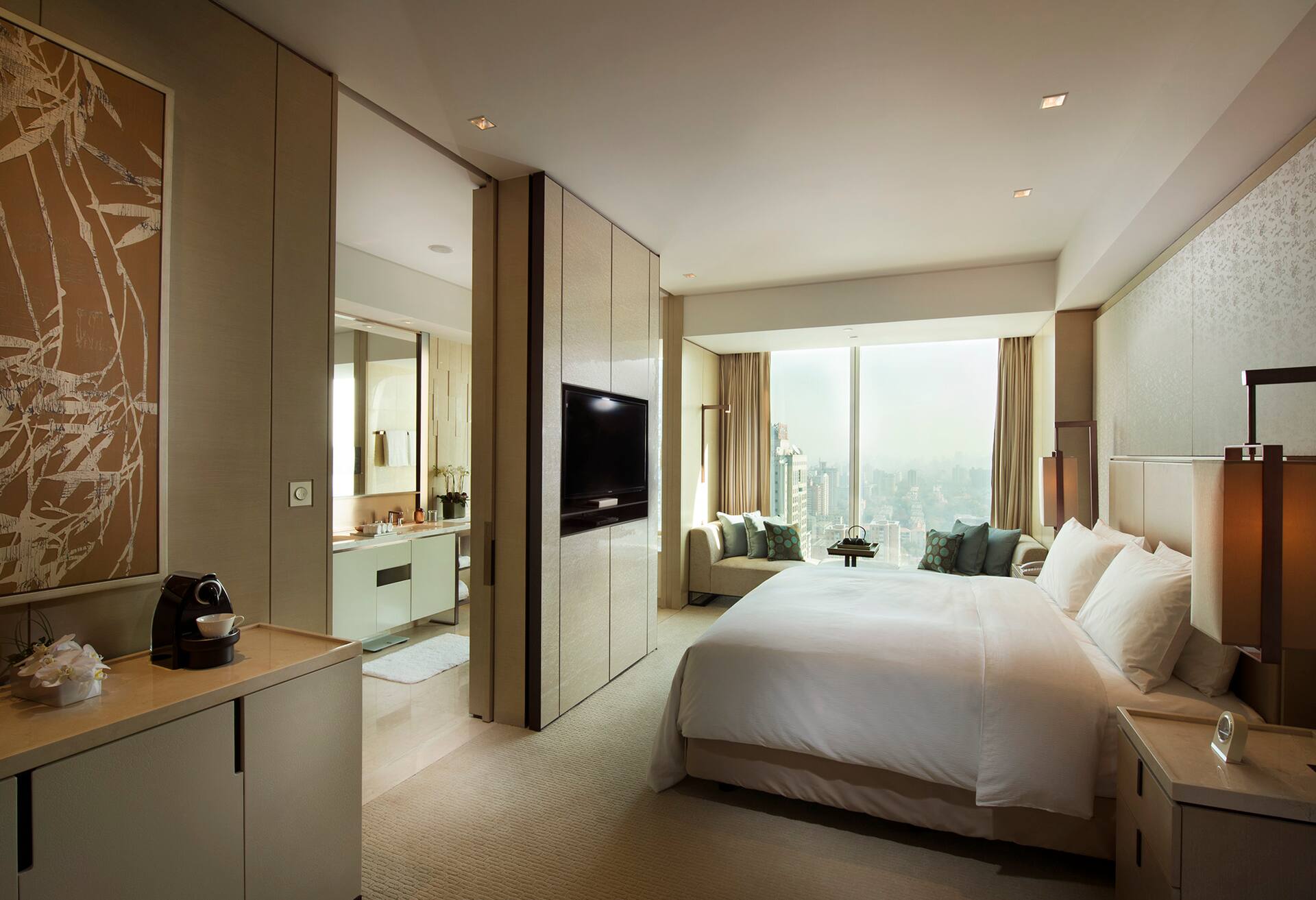 1 King Deluxe Room