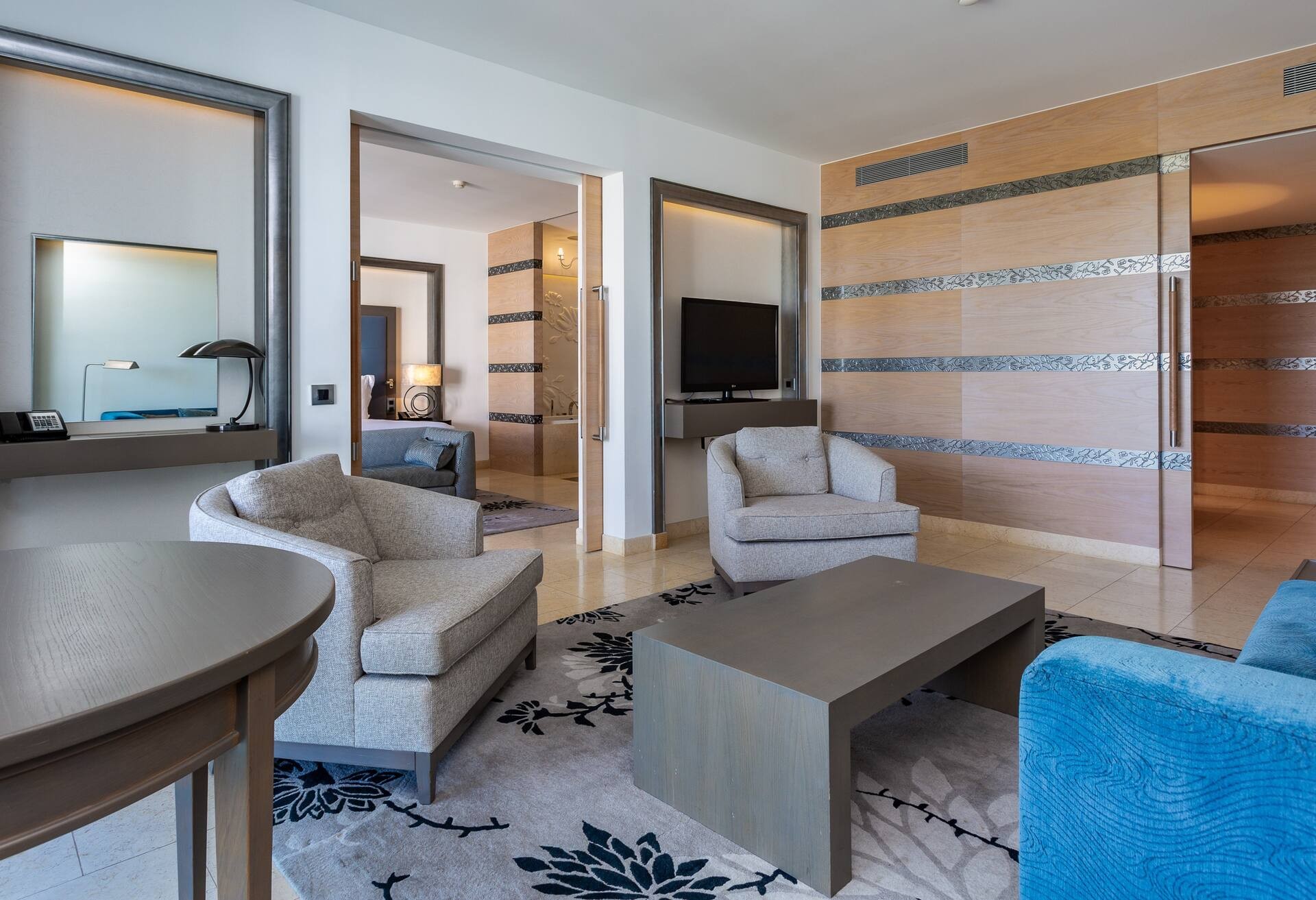 King Deluxe Suite photo 3