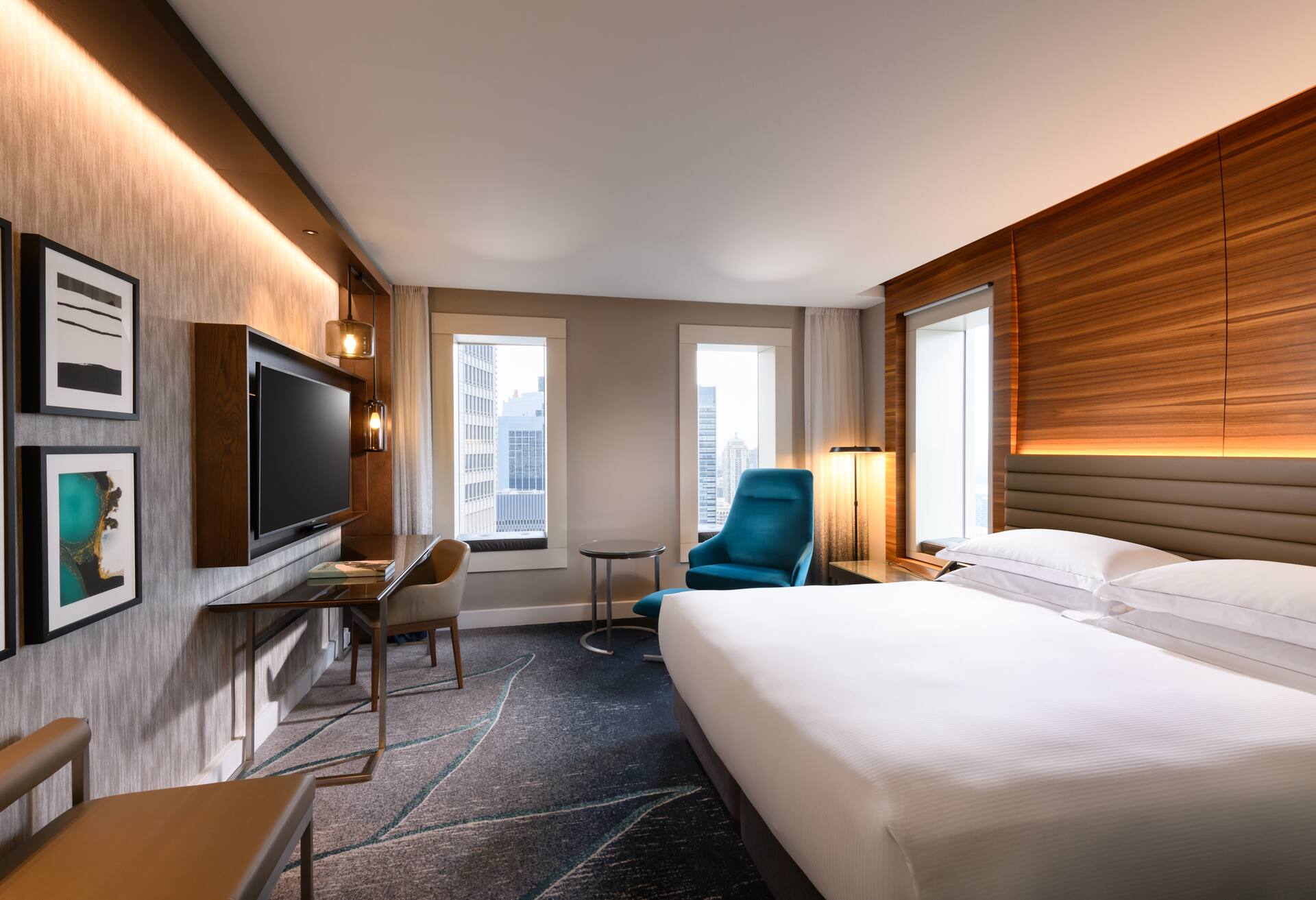 King Deluxe Corner Room