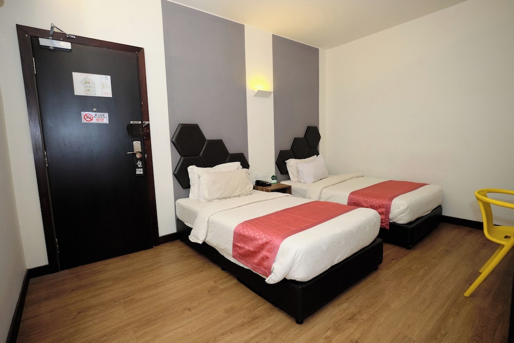 Urban Windown Room