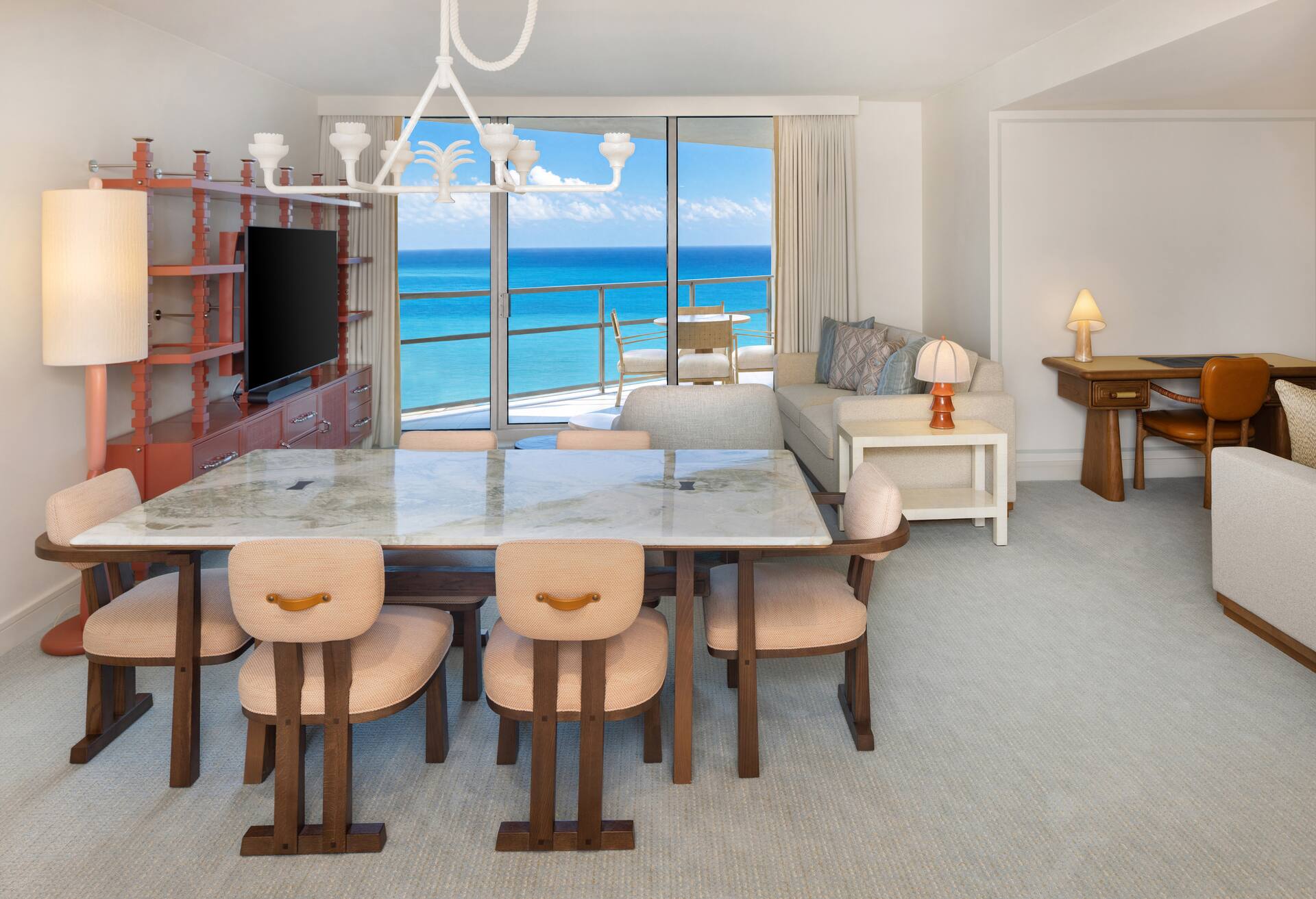 Premium 1 Bedroom Partial Ocean Suite - Den