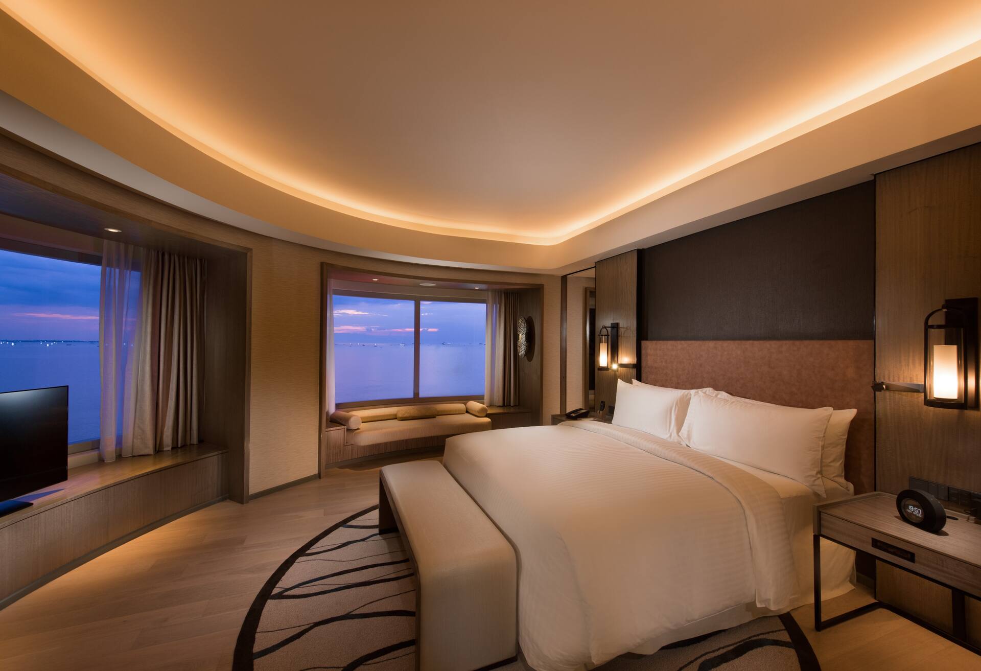Bay View Diplomatic Suite - Lounge Access photo 2