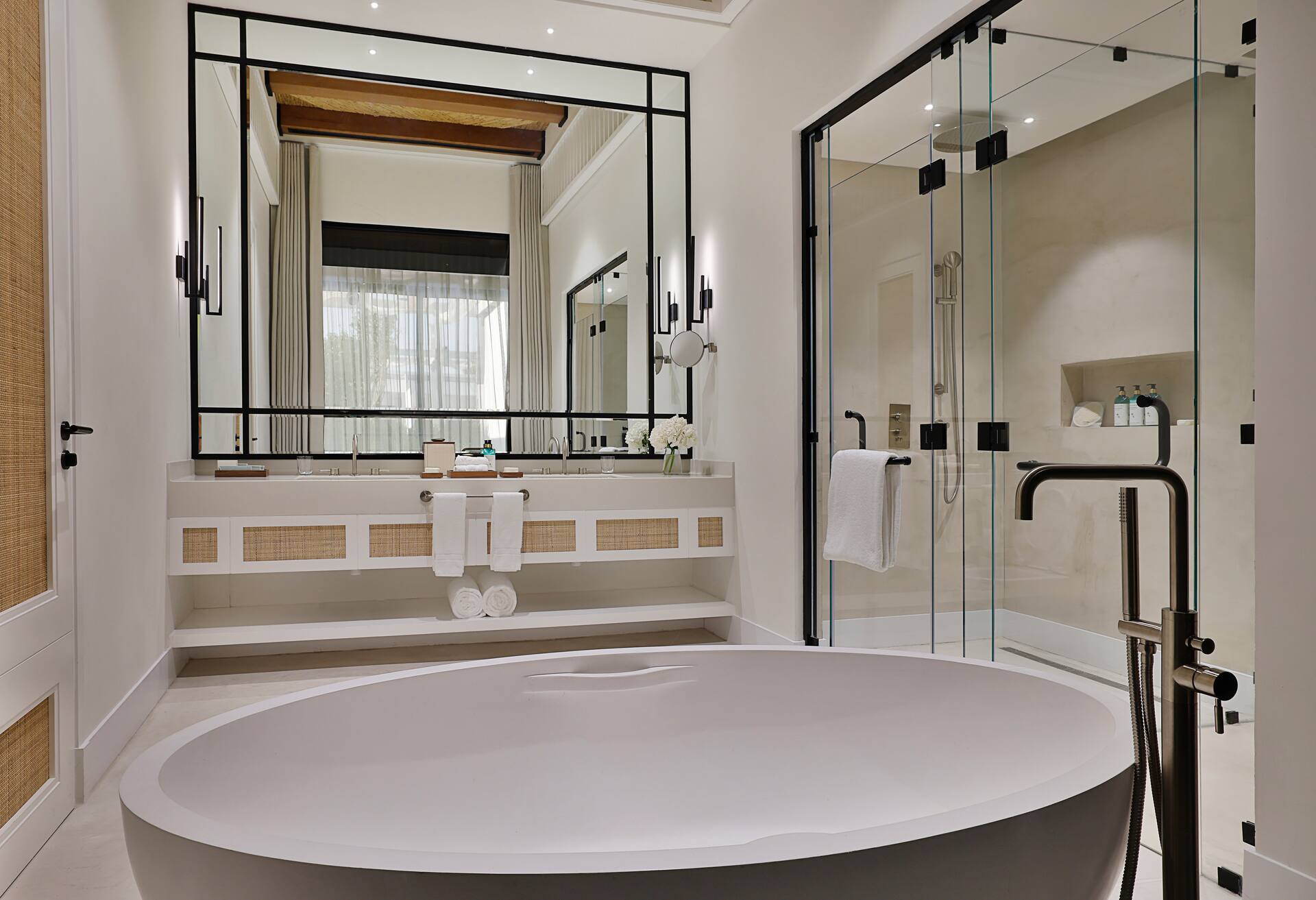 King Accessible Junior Suite W/ Private Pool photo 2