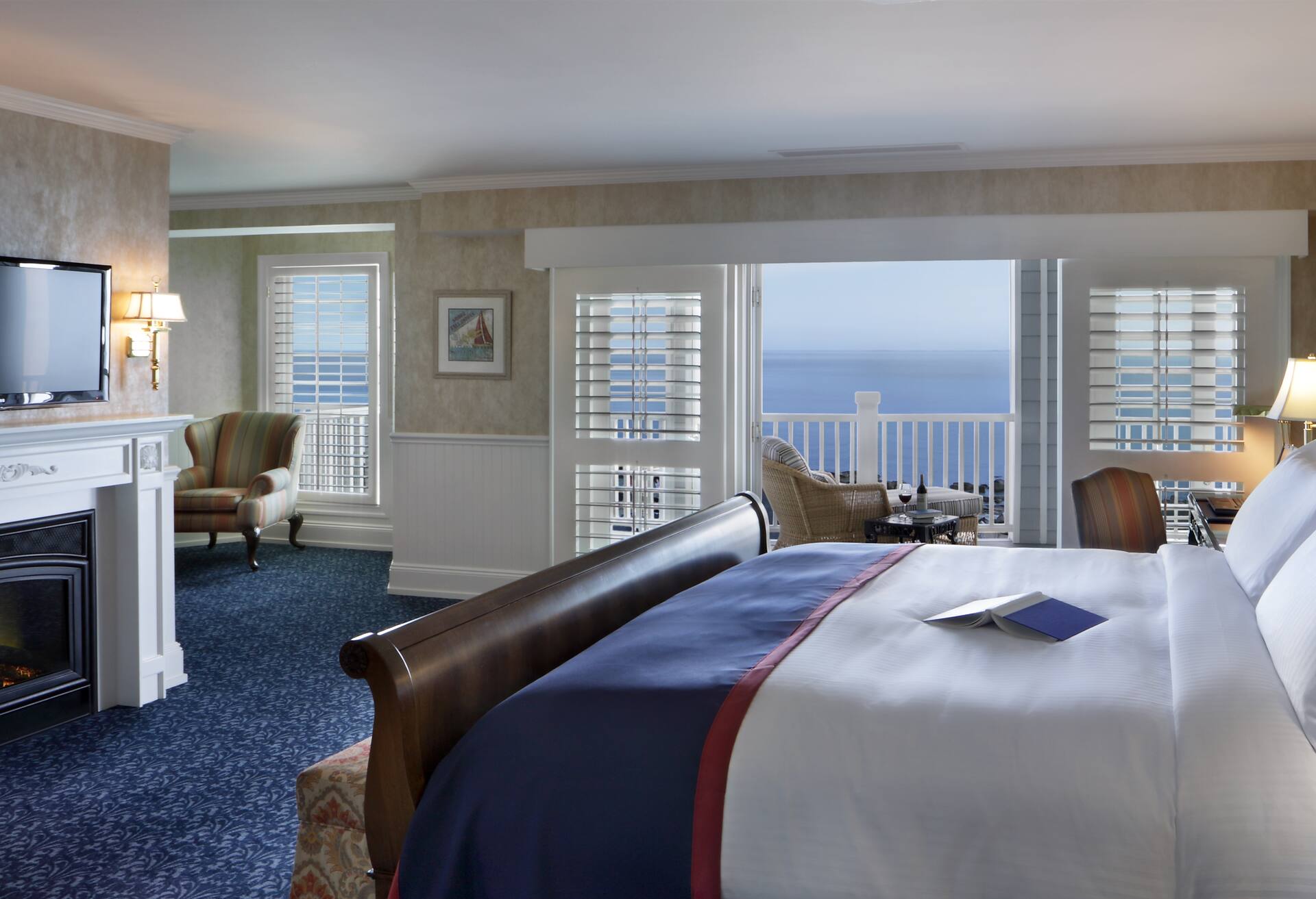 1 King Bed - Balcony with Chaise Lounges photo 1