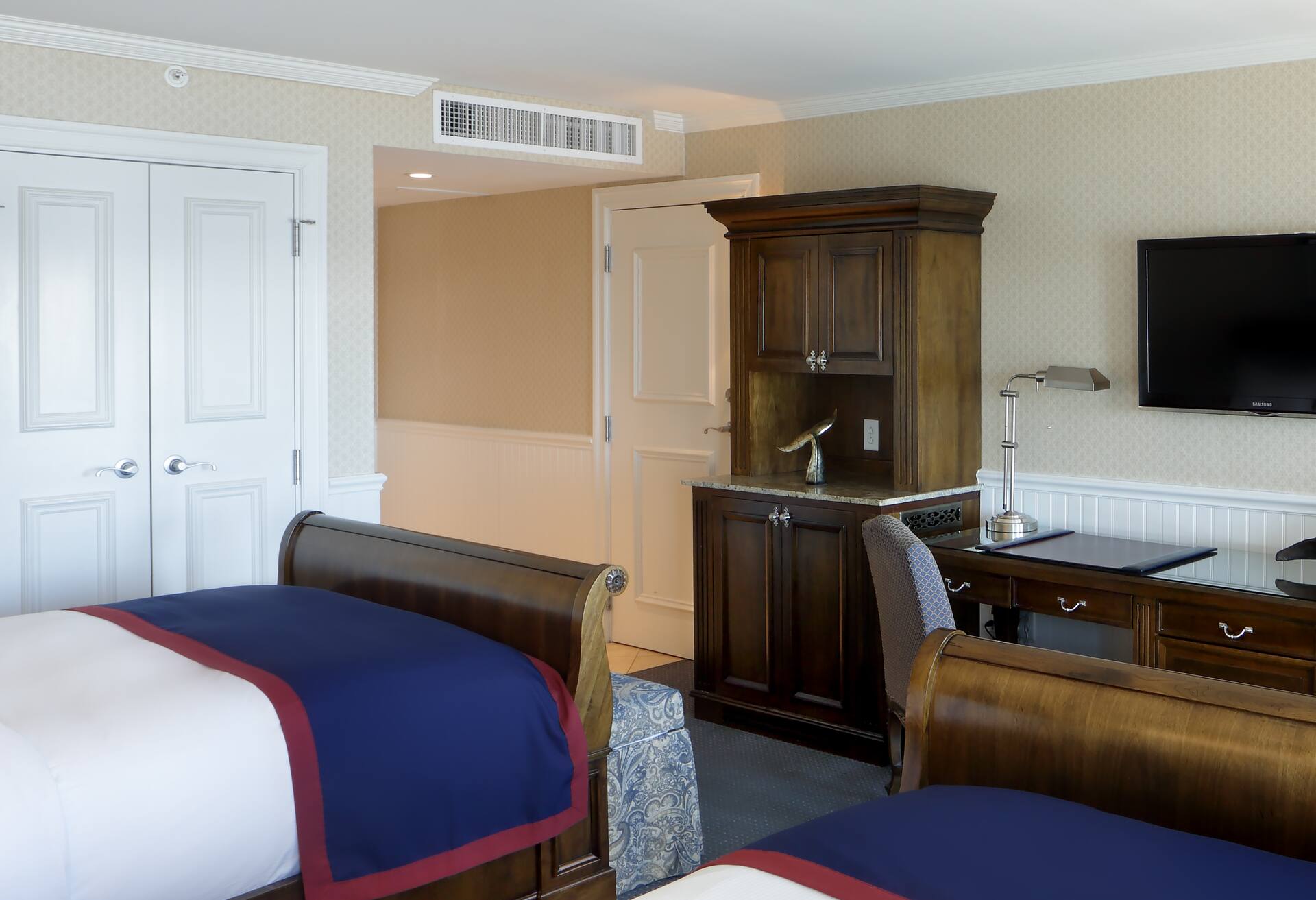 Large Balcony with Chaise Lounges photo 3