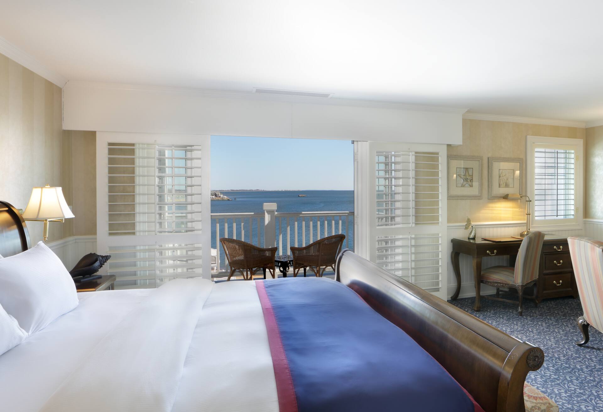 1 King Bed Madison Shoreline View photo 1