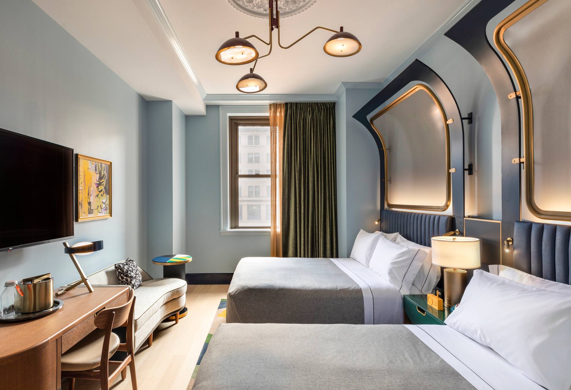2 Queen Beds
