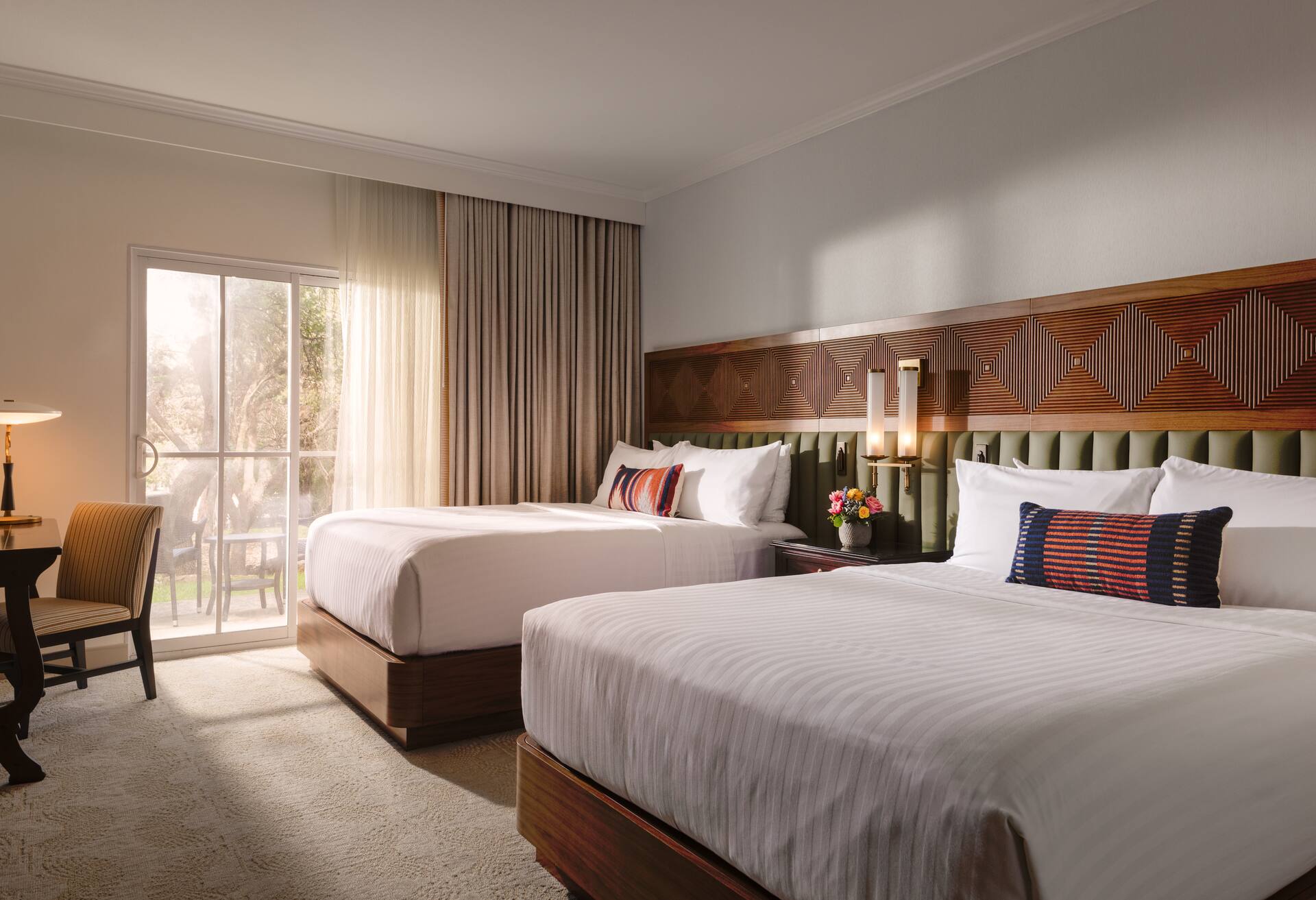 Deluxe 2 Queen Bed Pool View Guestroom