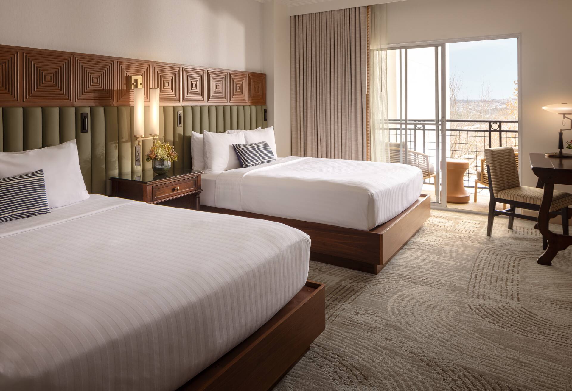 Deluxe 2 Queen Bed Pool View Guestroom