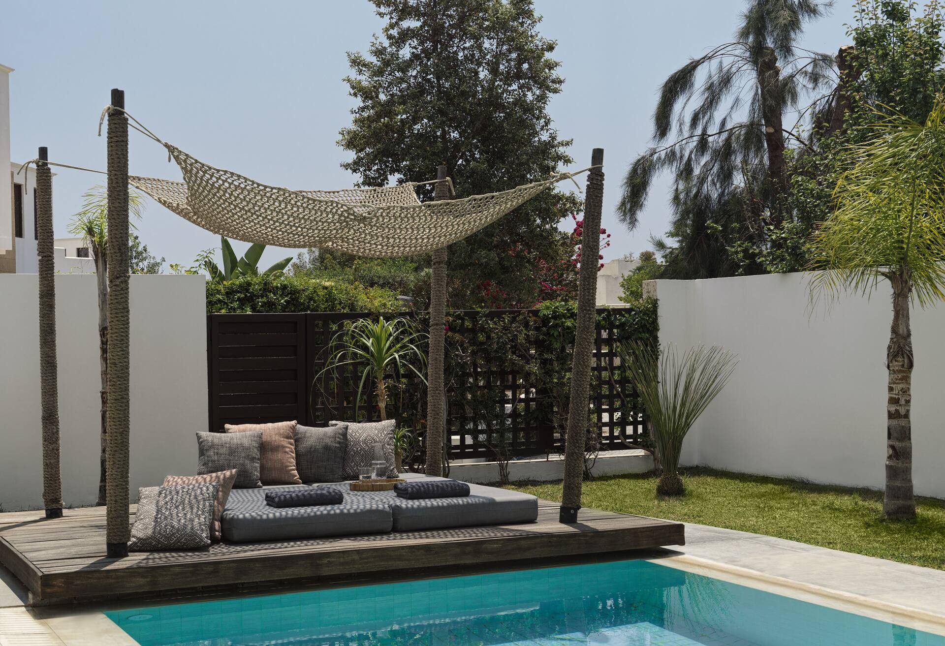 King Tropical Zen Bungalow Suite with Pr Pool thumbnail 5