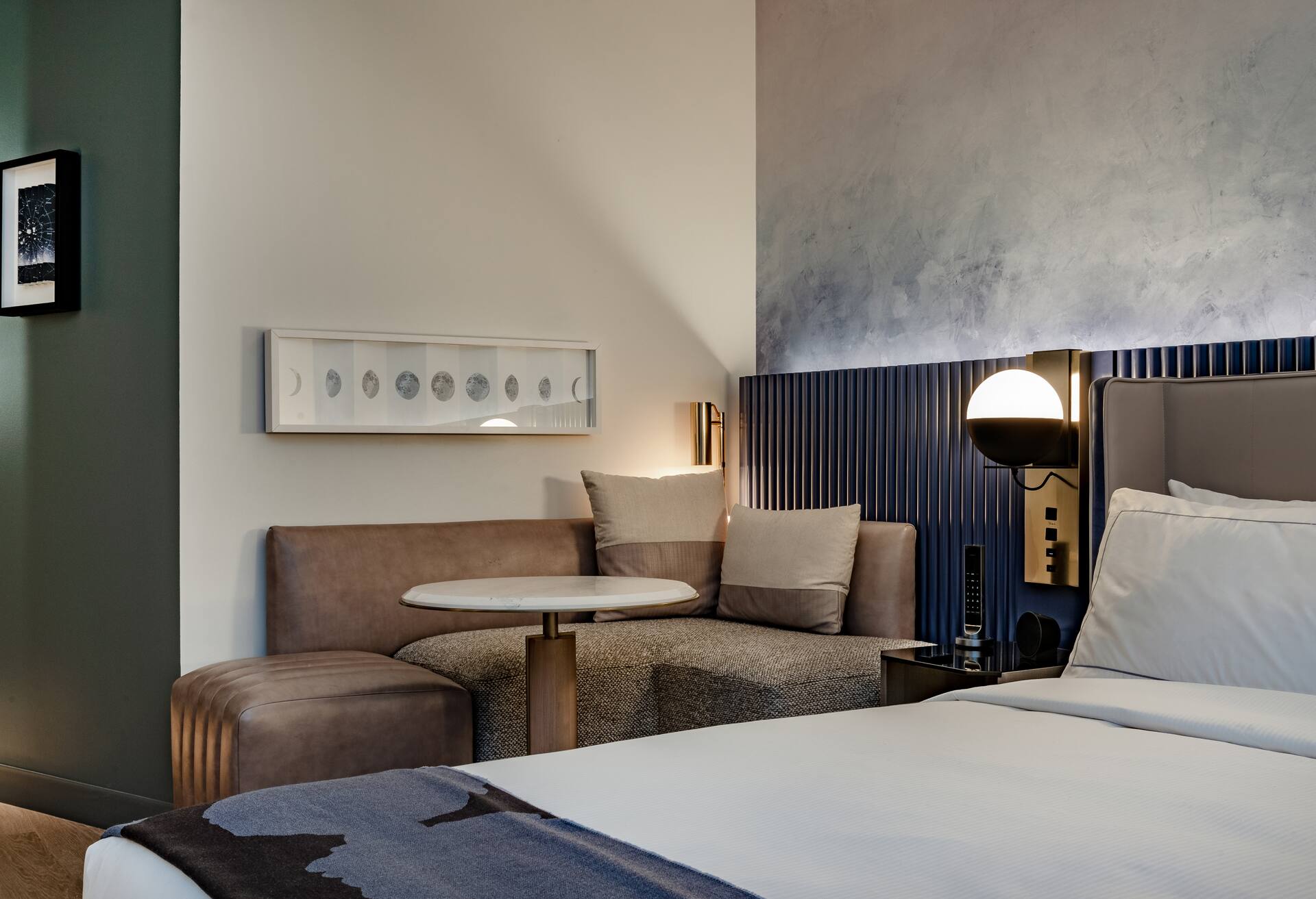 1 King Bed Hearing Accessible