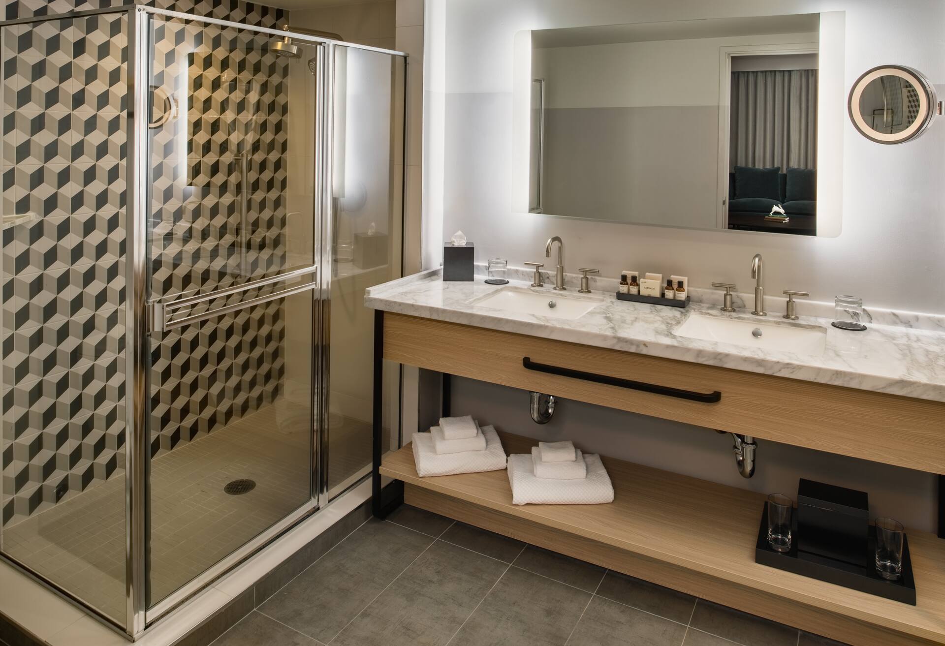 Northwest Suite - 1 King 1 Bedroom Suite