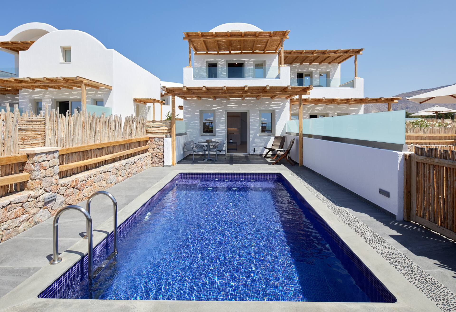 Queen Duplex Suite with Pool and Sea View