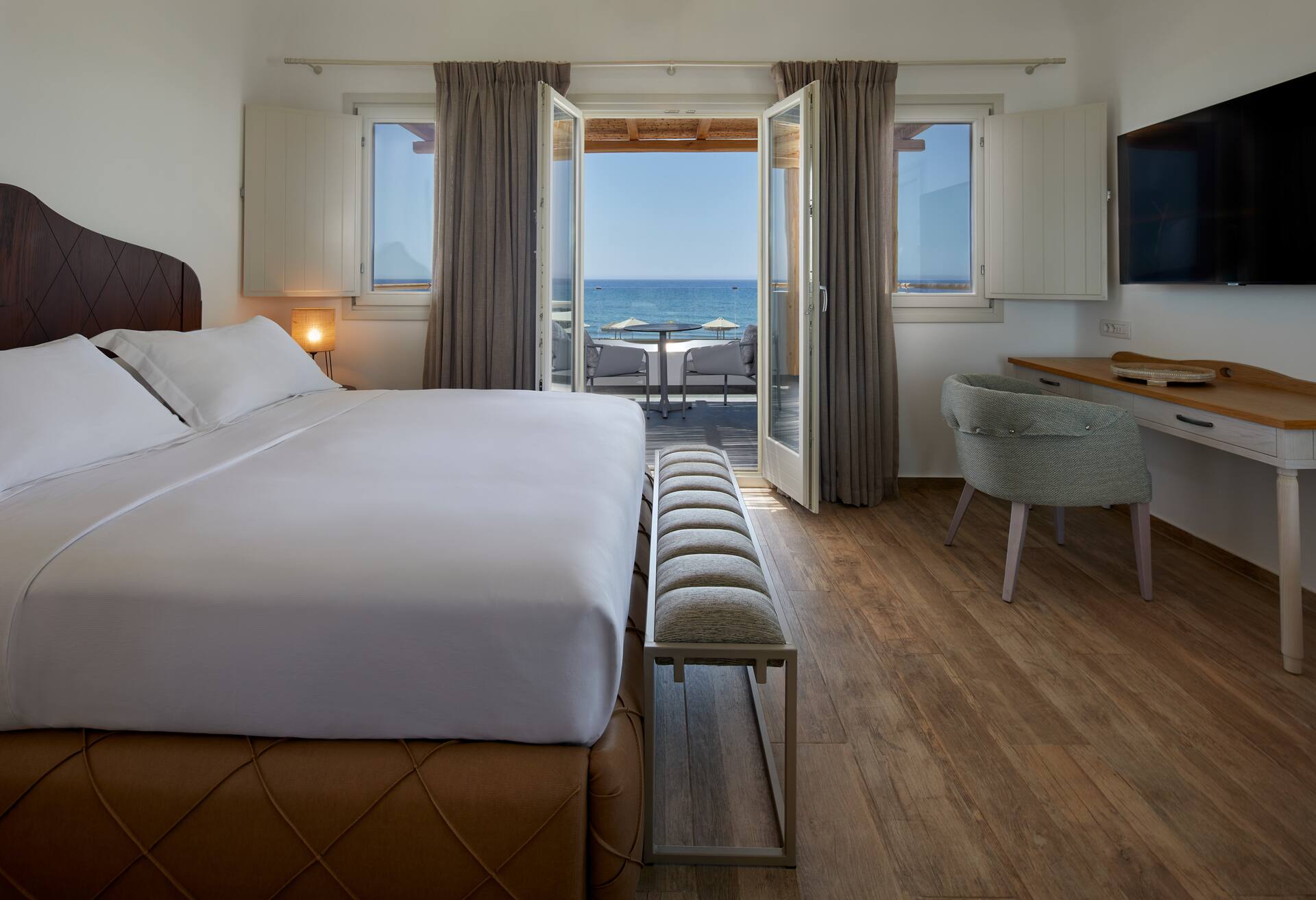 Queen Duplex Suite with Pool and Sea View