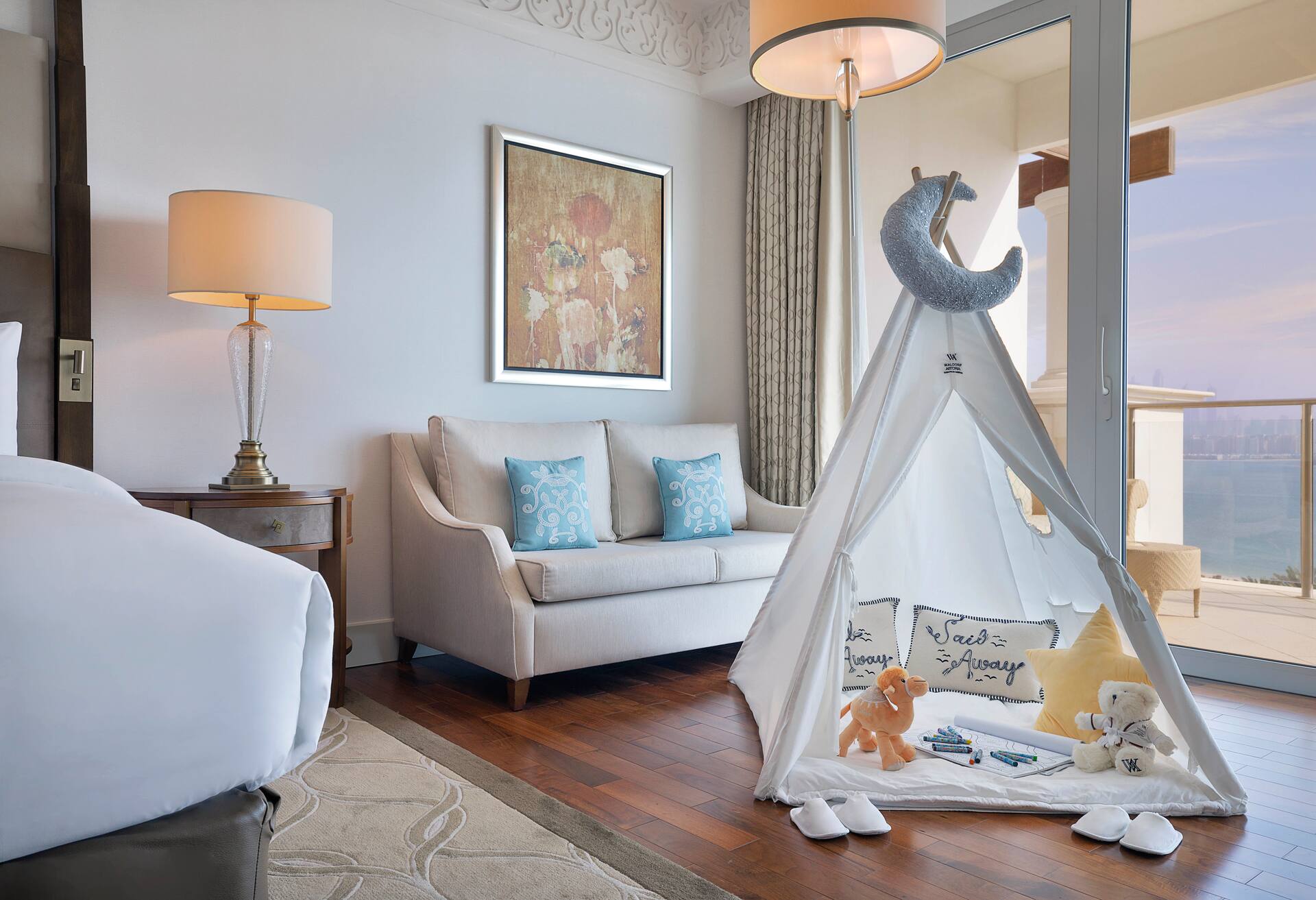 King Deluxe One Bedroom Suite with Sea View