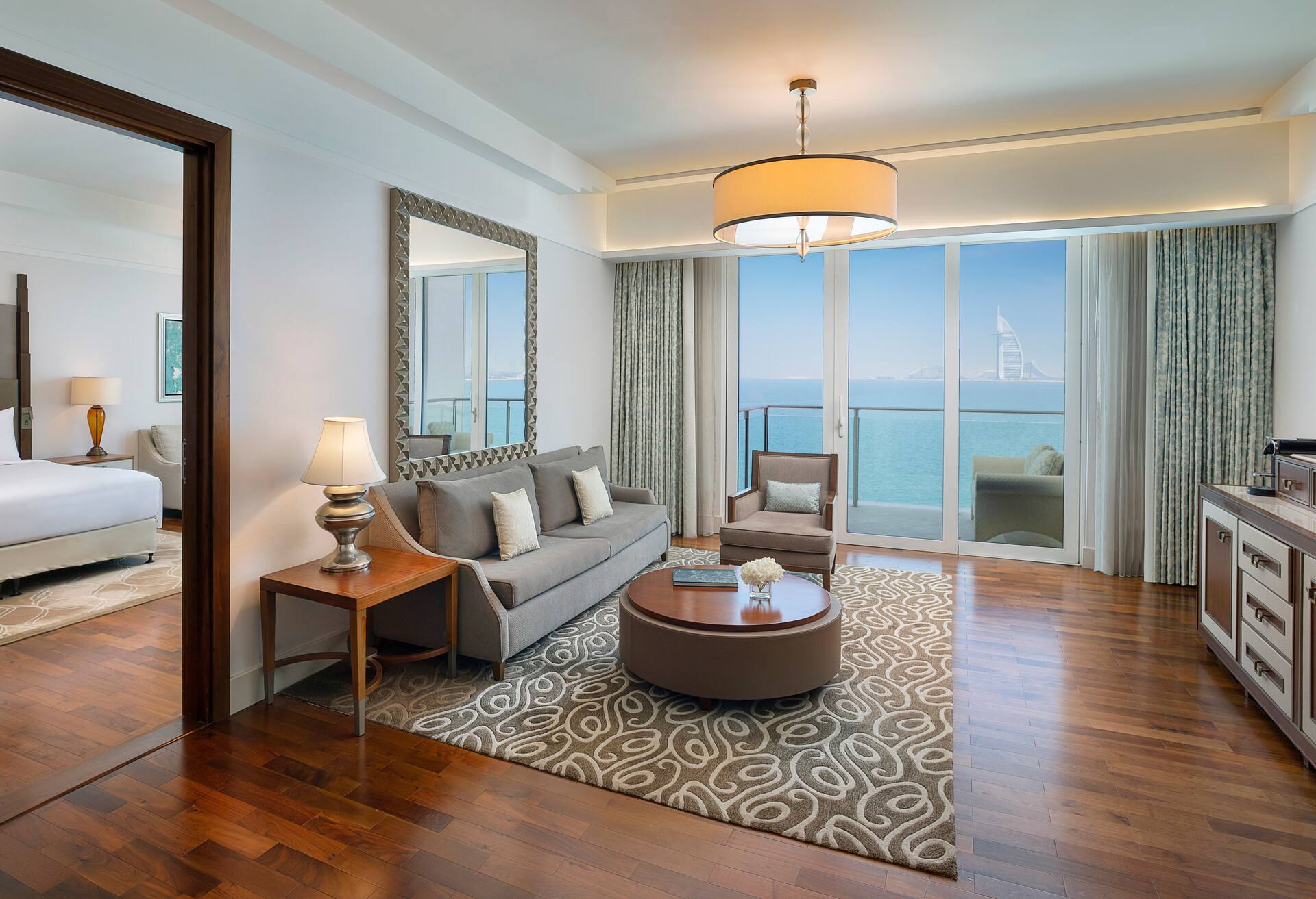 King Deluxe One Bedroom Suite with Sea View