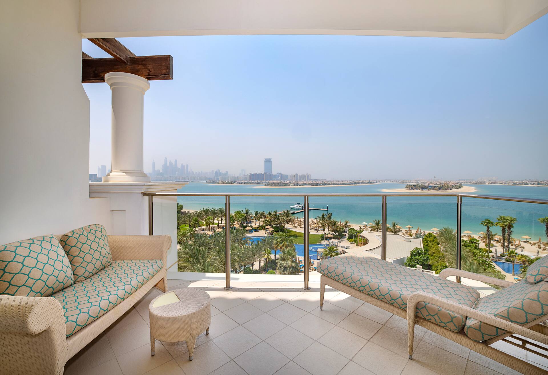 King Deluxe Room with Palm Sea View thumbnail 6