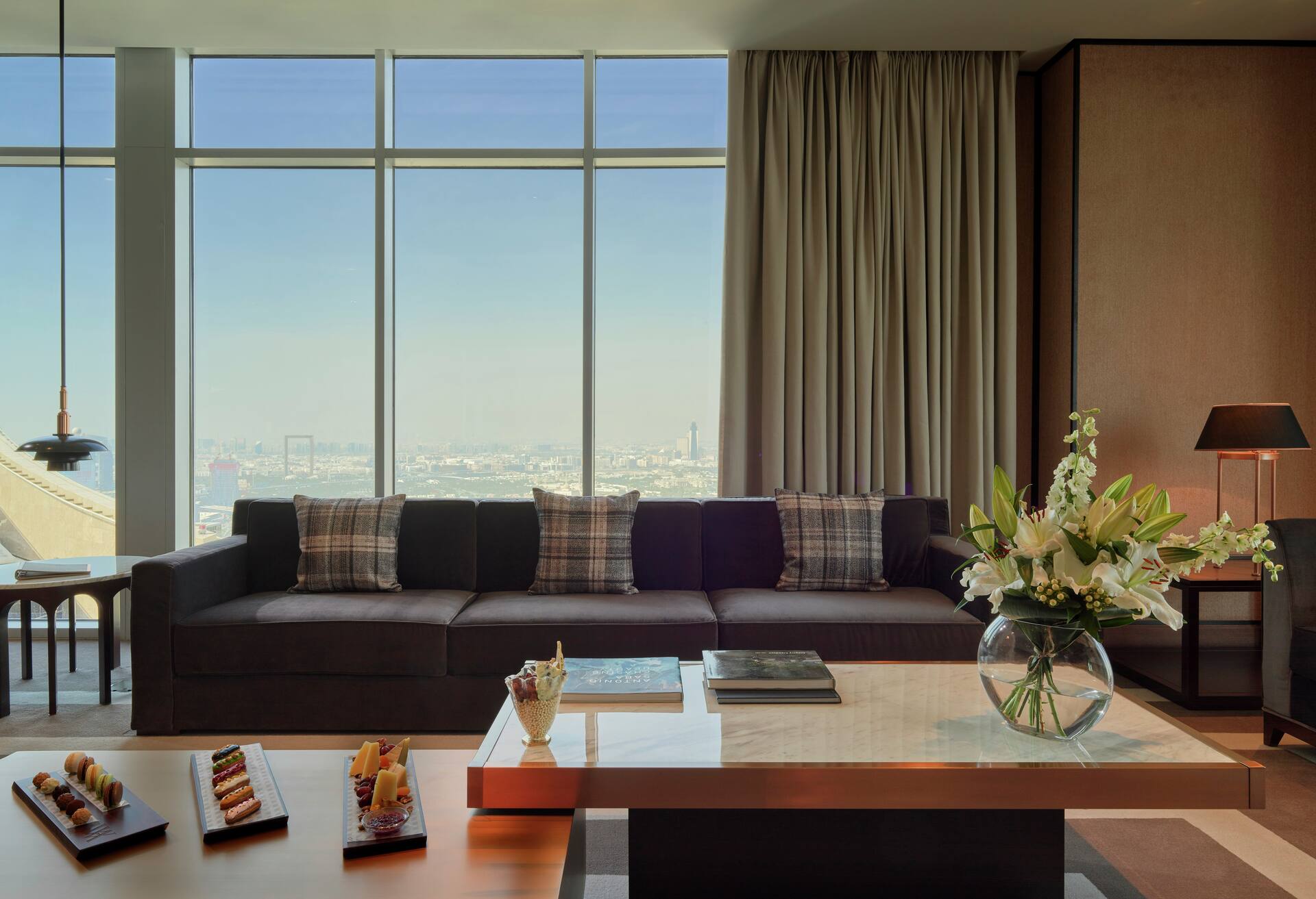 King Grand Corner Suite Panoramic View thumbnail 6