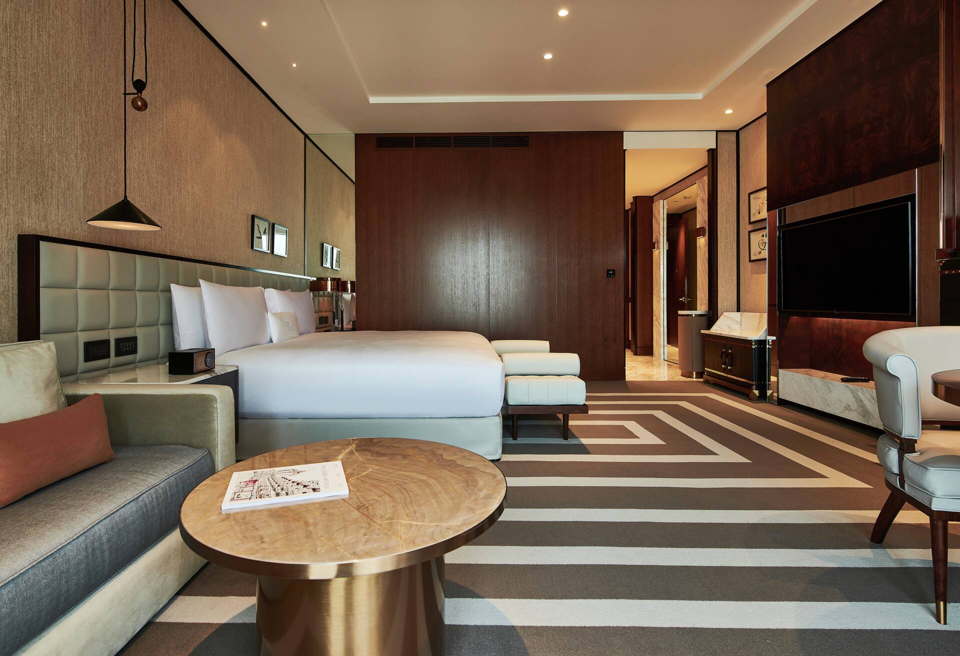 King Premier Room City View