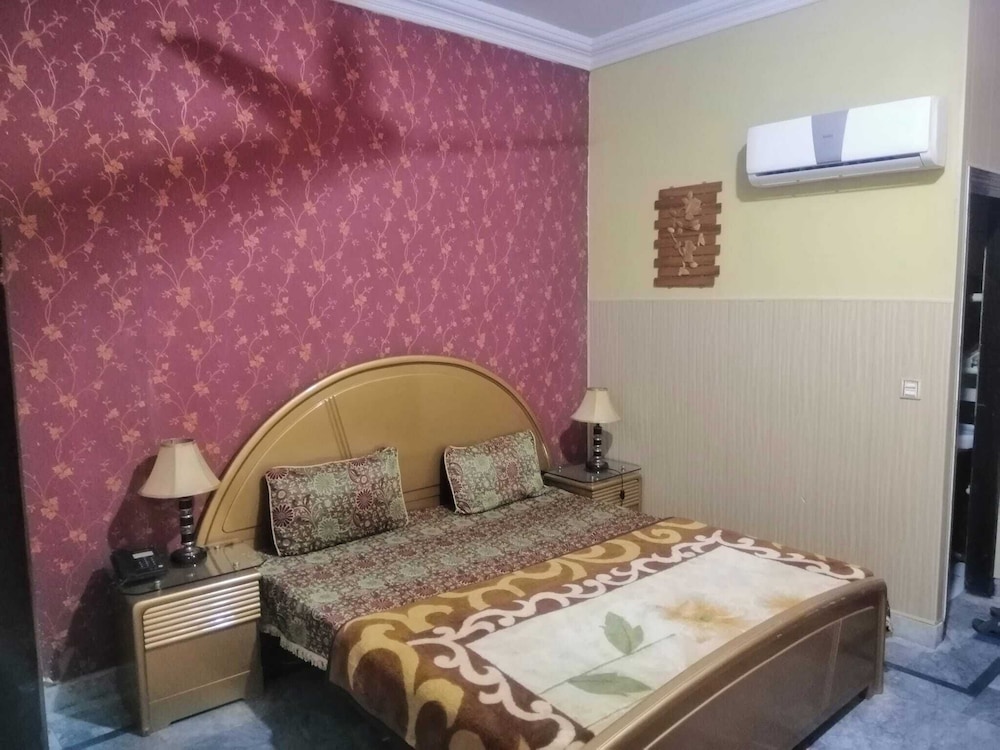 Deluxe Double or Twin Room photo 1