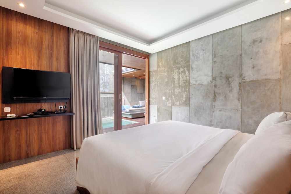 One Bedroom with Sharing Villa & Pool