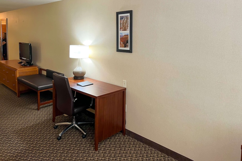 Suite, 2 Queen Beds, Non Smoking - Photo 6