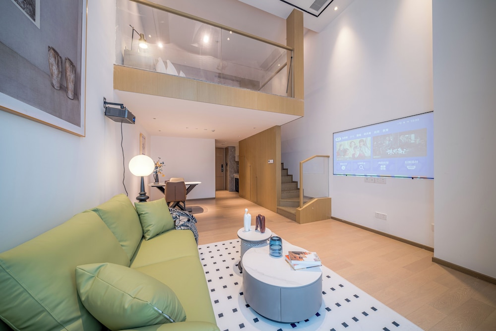 Luxury Loft, City View