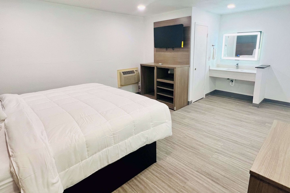 Room, 1 King Bed, Accessible, Non Smoking photo 3