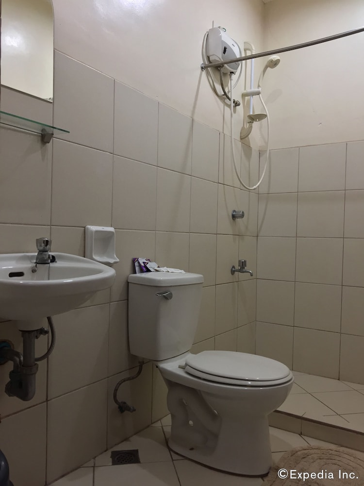 Quadruple Room - Photo 4
