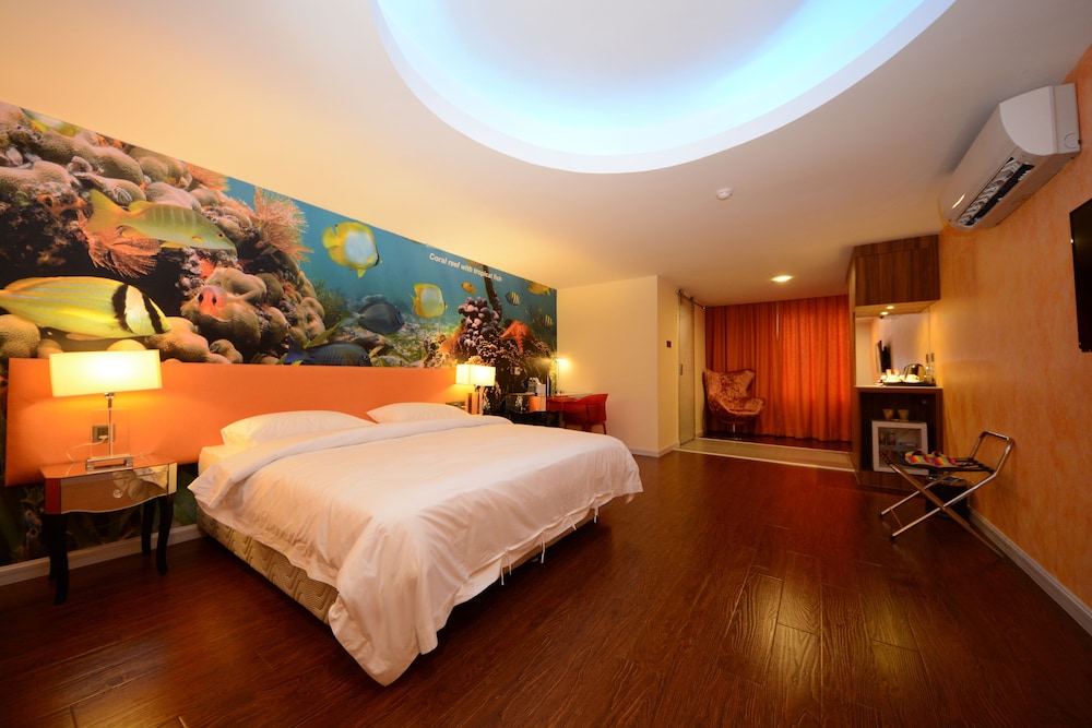 Grand Room, 1 King Bed