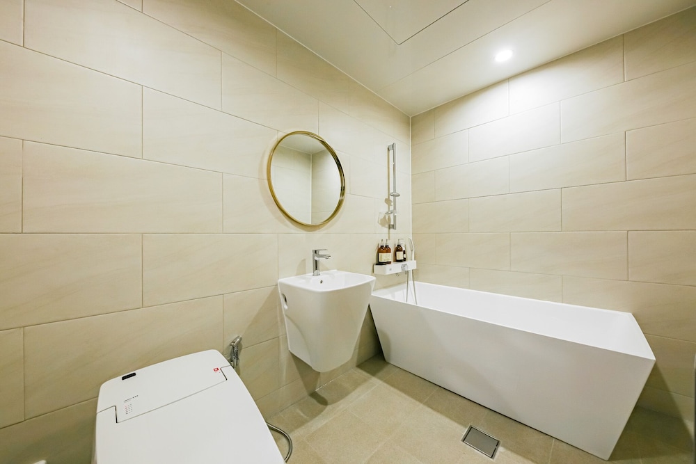 Deluxe Twin Room - Photo 7