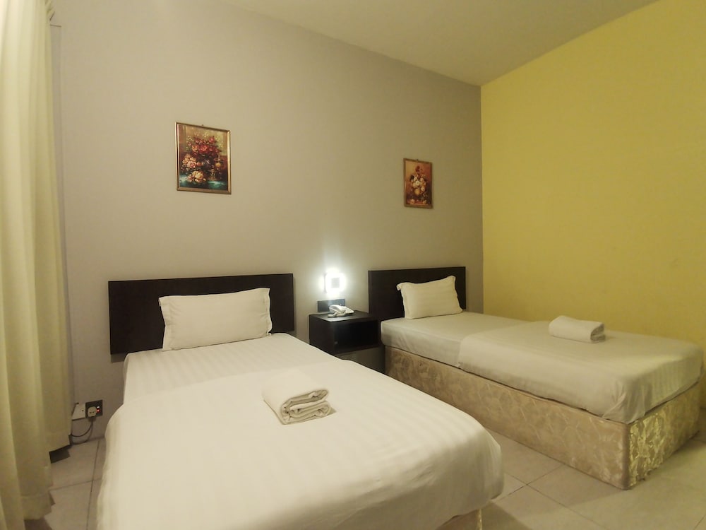 Deluxe Twin Room photo 3