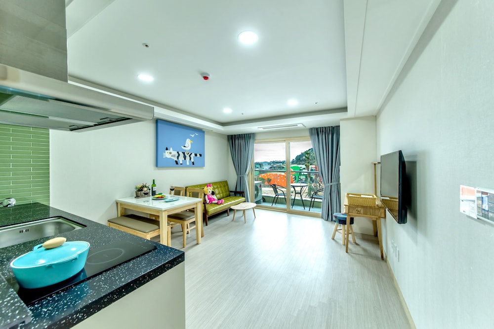 Family Room (Luxury B)