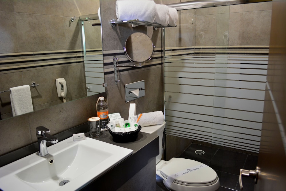 Standard Double Room - Photo 5
