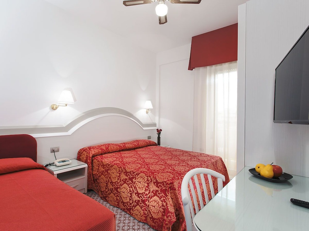 Triple Room, Balcony photo 1
