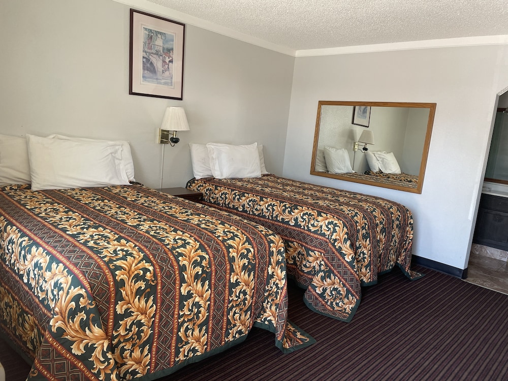 Standard Room, 2 Double Beds photo 3