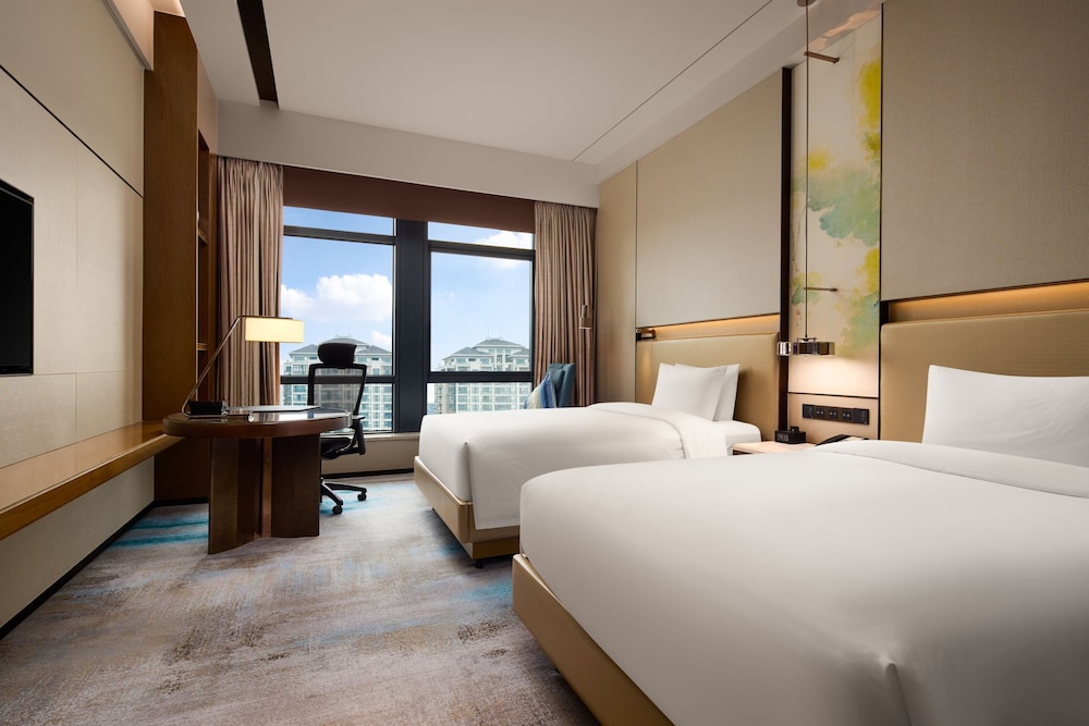 Deluxe Room, 2 Double Beds, Non Smoking, City View