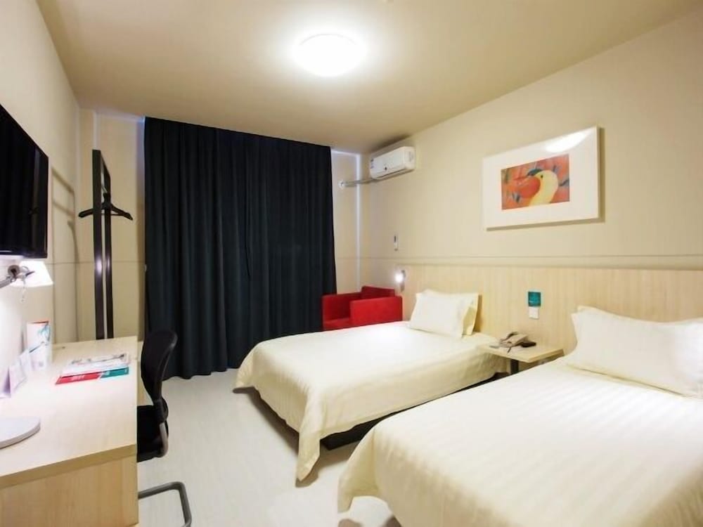 Twin Room (A)