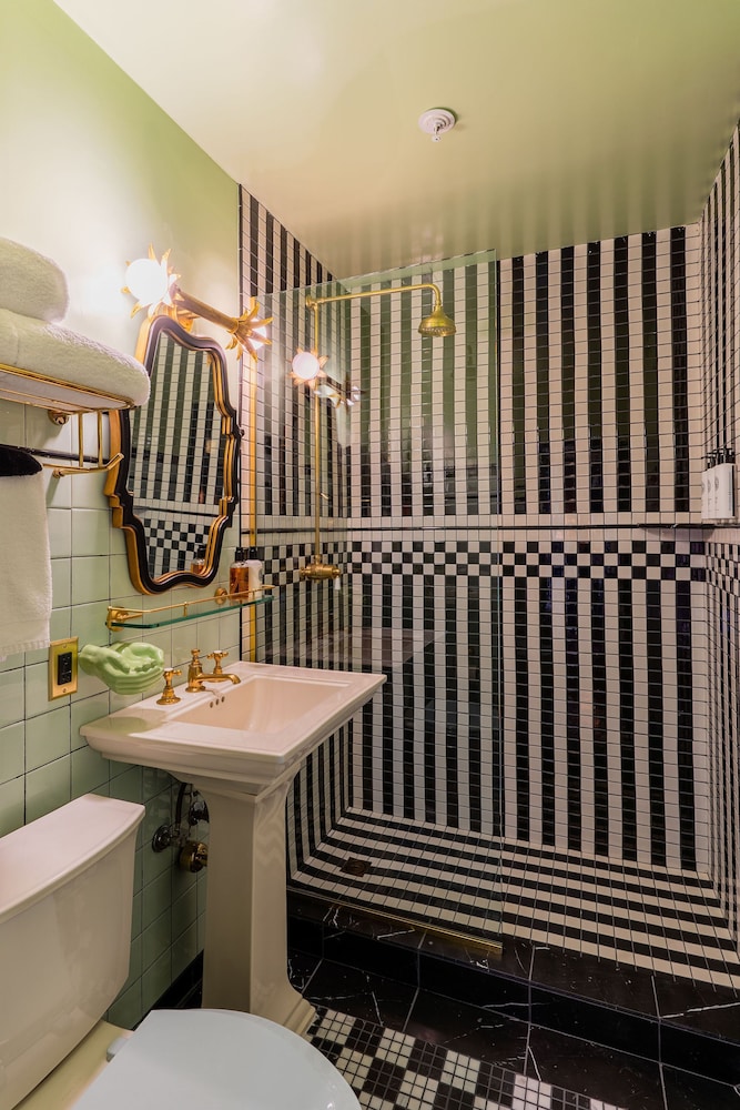 The Lafayette Hotel, Swim Club & Bungalows, Bild 6