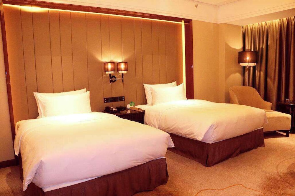 Deluxe Room, 2 Twin Beds photo 2