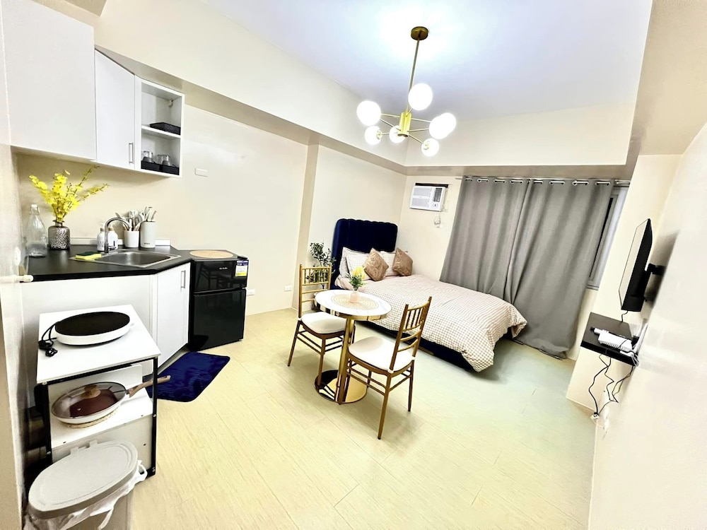 Comfort Condo, City View