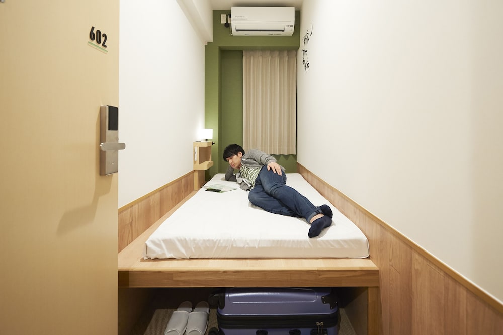 Private Single Room with Shared Bathroom