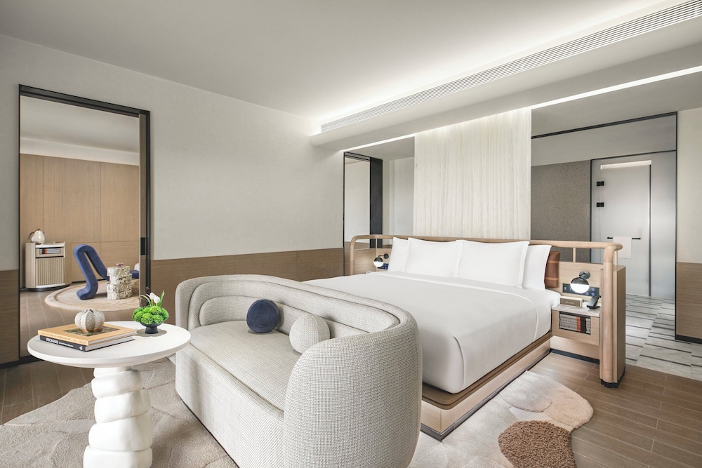 Suite, 1 King Bed, Ocean View