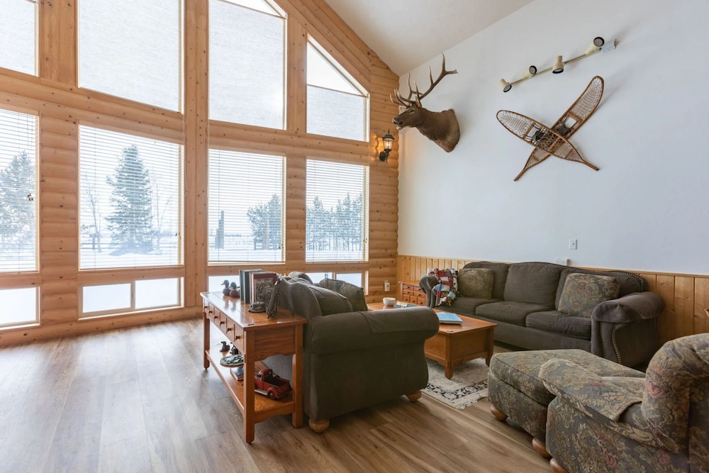 House (4 Bedrooms) photo 2