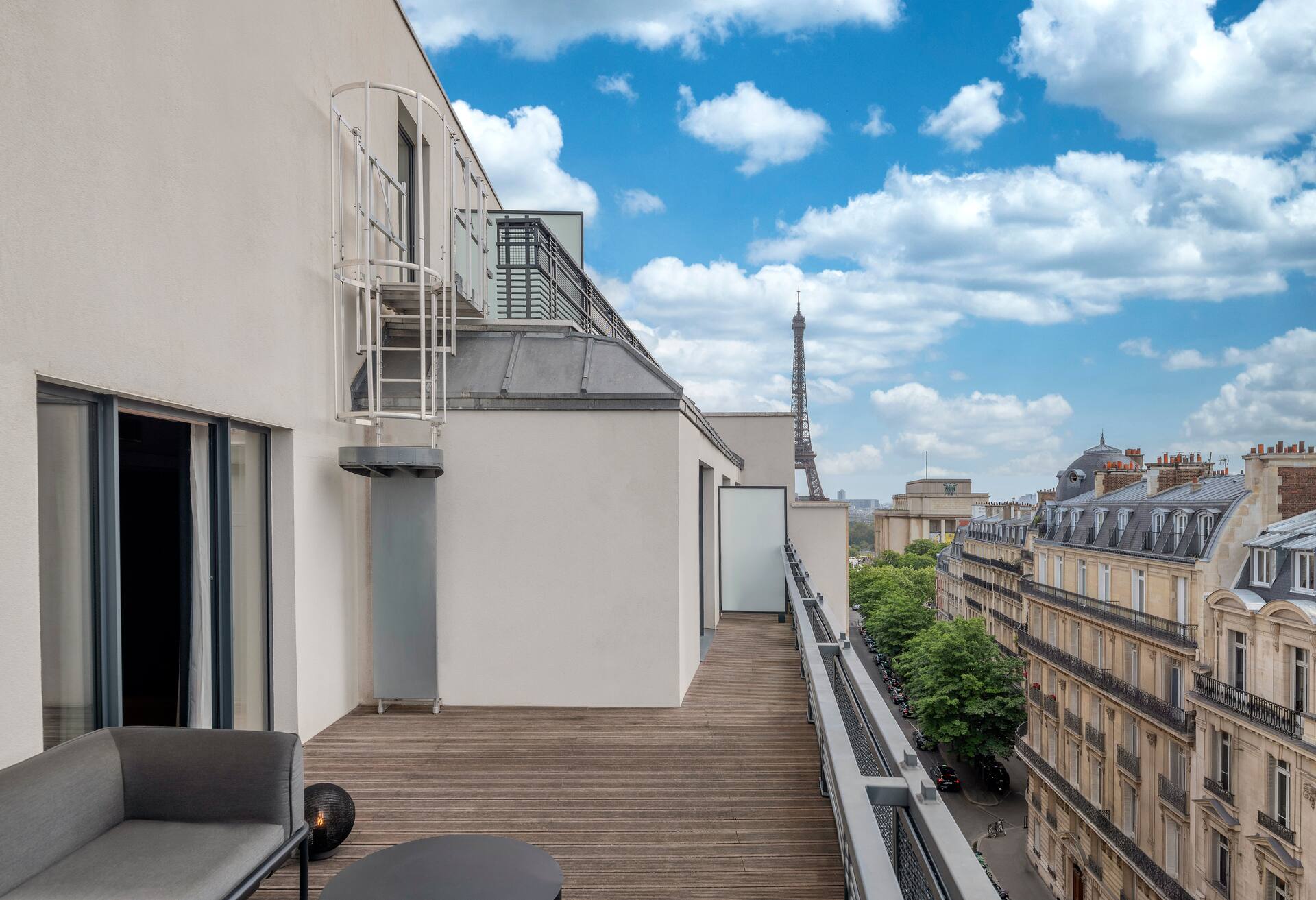 Eiffel Terrace Escape photo 2