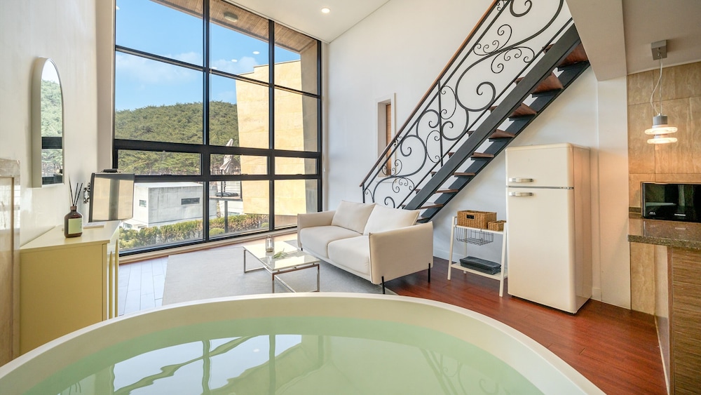 Basic Room, 1 Bedroom (B104(2F / European Whirlpool Tub))