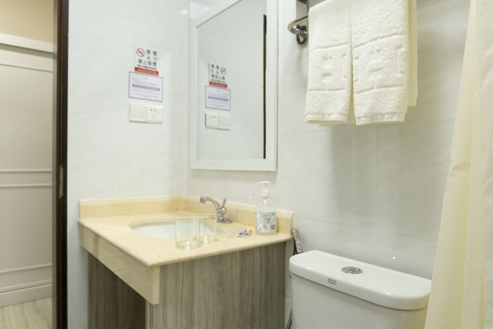 Deluxe Double or Twin Room - Photo 5