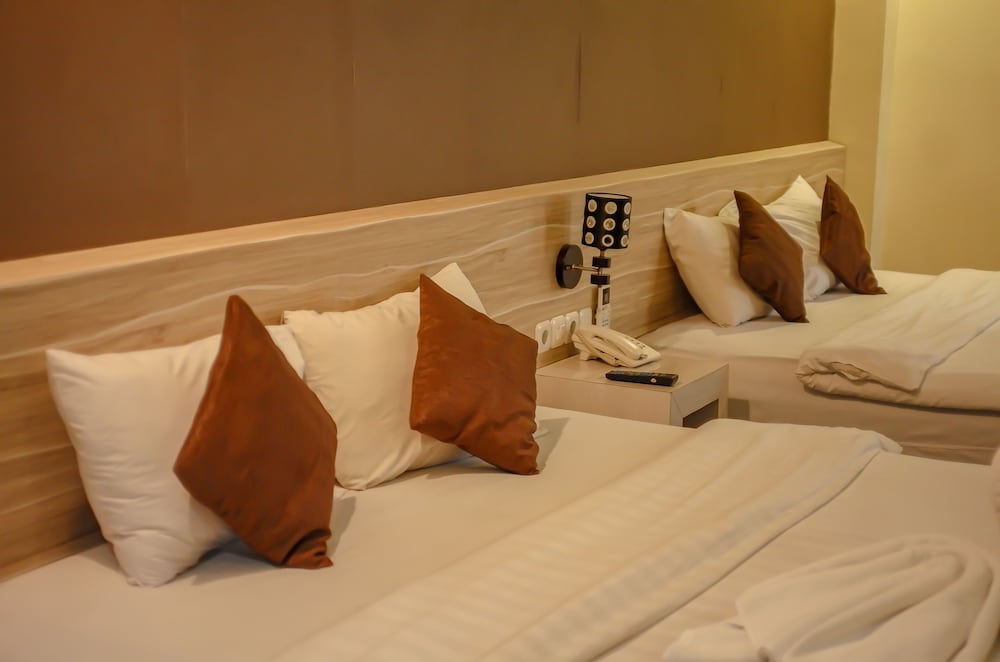 Deluxe Room - Photo 8