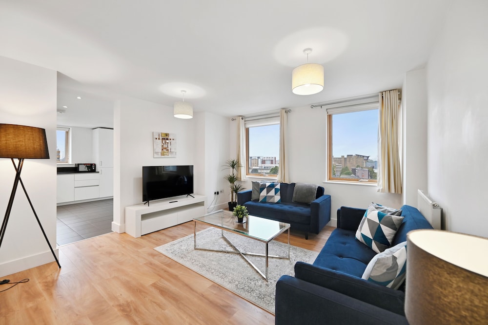 Deluxe Apartment, 2 Bedrooms, Balcony (803)